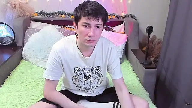 Yumi steve online show from 11-02-25, 04:23