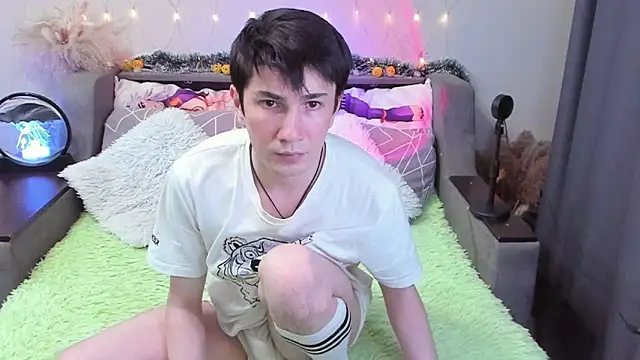 Yumi steve online show from 11-14-25, 03:26