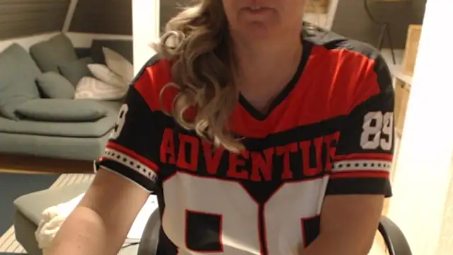 Snapshot of KimMitchelli chatting on 02-18-26, 06:00 KimMitchelli online show from 02-18-26, 06:00