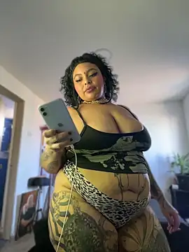 PrincessLauren420 online show from 05-18-26, 09:30