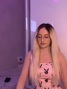 mollyxxx online show from 11-26-25, 12:49