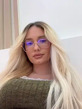 mollyxxx online show from 10-22-25, 04:01