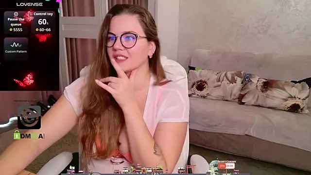 KellyKleine online show from 11-04-25, 09:46