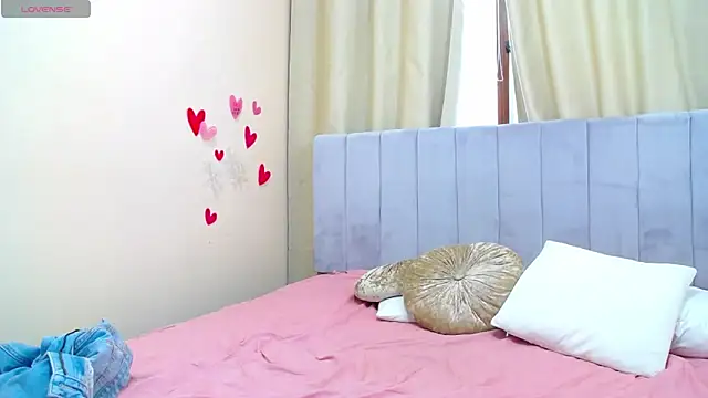 Leslie passion online show from 03-17-25, 07:24