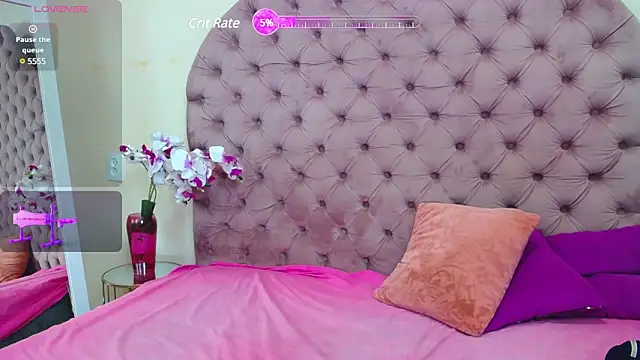 Leslie passion online show from 02-22-25, 01:35