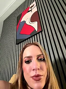 Snapshot of RockQueen_A chatting on 10-12-25, 04:47 RockQueen A online show from 10-12-25, 04:47