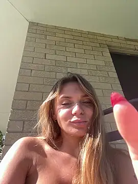 Snapshot of jessieamy chatting on 05-05-26, 03:53 jessieamy online show from 05-05-26, 03:53
