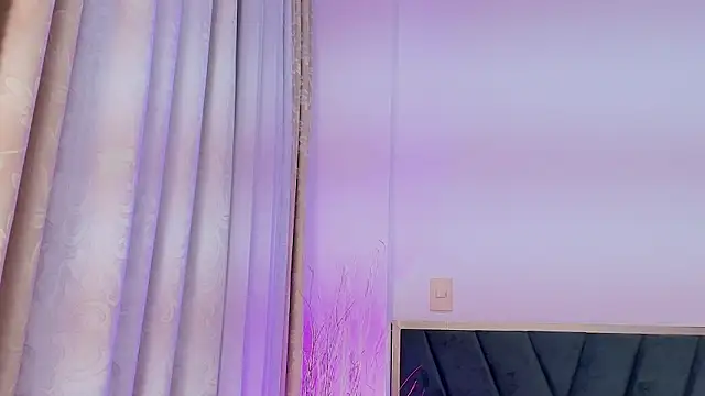 Snapshot of JupiteFox chatting on 03-26-26, 12:42 JupiteFox online show from 03-26-26, 12:42