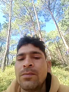 SunnyleoneBG online show from 10-18-25, 03:19