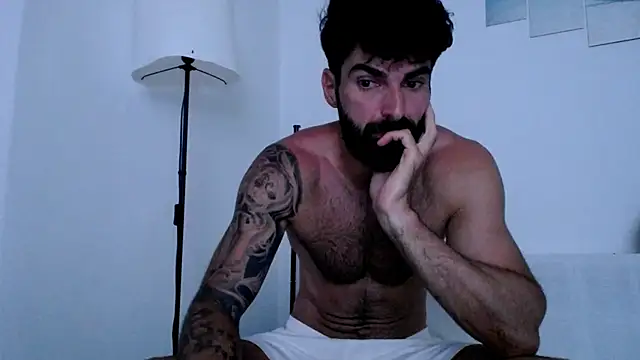 Snapshot of Verycutex chatting on 07-14-26, 04:28 Verycutex online show from 07-14-26, 04:28