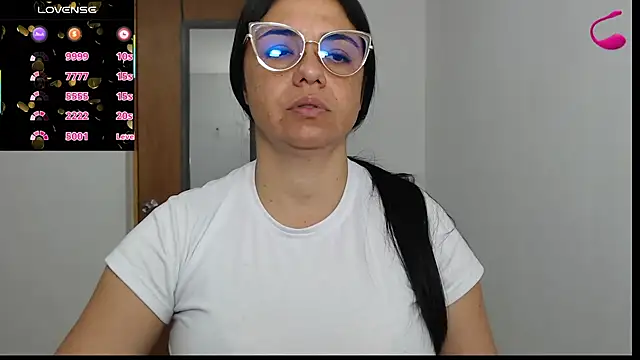 Snapshot of selena_ferri chatting on 01-31-26, 10:19 selena ferri online show from 01-31-26, 10:19