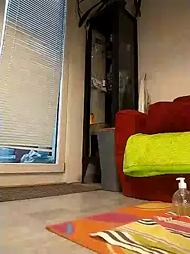 Snapshot of milosek81 chatting on 12-14-25, 02:44 milosek81 online show from 12-14-25, 02:44