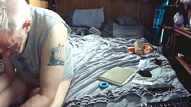 Snapshot of Makowboy chatting on 05-19-26, 06:26 Makowboy online show from 05-19-26, 06:26