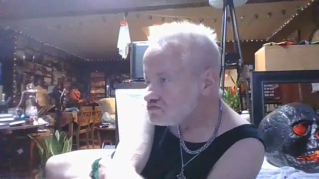 Makowboy online show from 10-18-25, 11:40