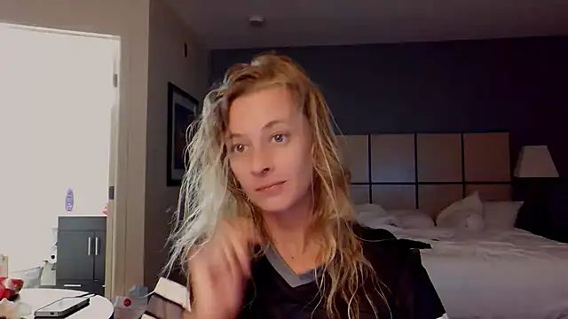 Snapshot of AsiaGoesPro chatting on 09-18-25, 03:53 AsiaGoesPro online show from 09-18-25, 03:53