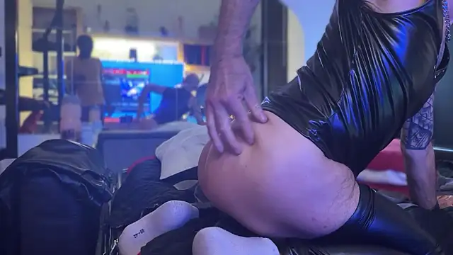 Snapshot of Sportparis4 chatting on 01-26-25, 12:16 Sportparis4 online show from 01-26-25, 12:16