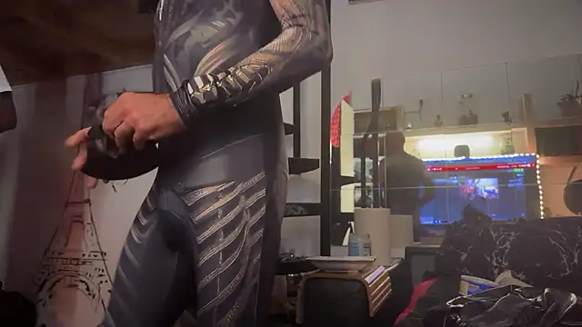 Snapshot of Sportparis4 chatting on 09-10-25, 12:42 Sportparis4 online show from 09-10-25, 12:42