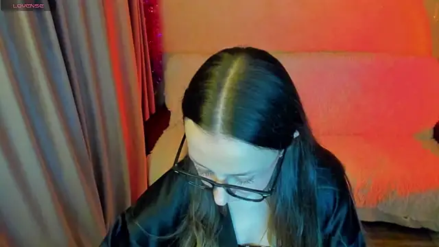 CurlySteph online show from 10-15-25, 04:26