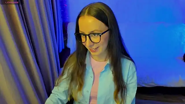 CurlySteph online show from 10-28-25, 04:50