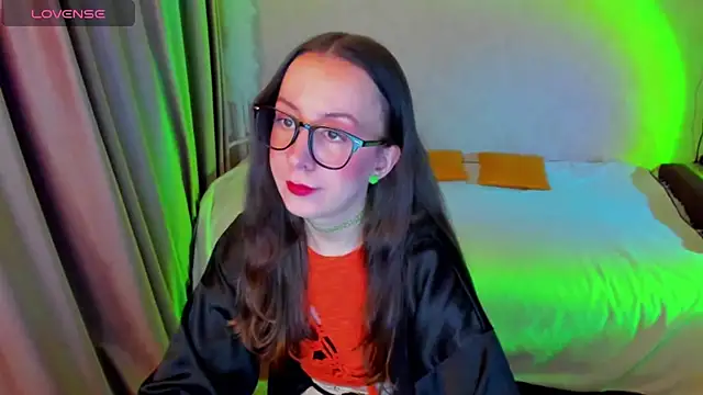 Snapshot of CurlySteph chatting on 02-13-26, 07:03 CurlySteph online show from 02-13-26, 07:03