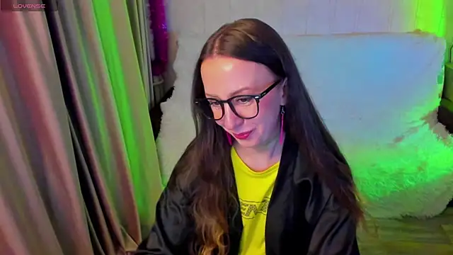 CurlySteph online show from 11-27-25, 05:24