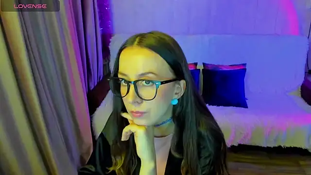 CurlySteph online show from 12-17-25, 06:02