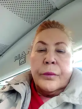 Hottie-Mom online show from 11-14-25, 11:25