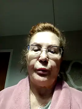 Hottie-Mom online show from 12-18-25, 09:36