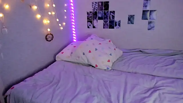 YunaPeace online show from 11-19-25, 09:53