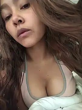 Snapshot of Colombiana219 chatting on 06-04-26, 02:44 Colombiana219 online show from 06-04-26, 02:44