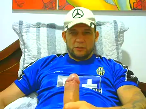 Snapshot of altenori112 chatting on 05-04-26, 02:37 altenori112 online show from 05-04-26, 02:37