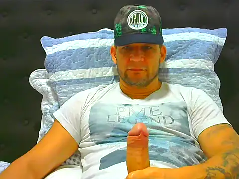 Snapshot of altenori112 chatting on 06-08-26, 01:28 altenori112 online show from 06-08-26, 01:28