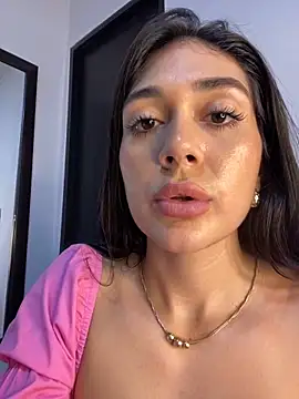 Snapshot of LaanaCooper chatting on 02-17-25, 12:38 LaanaCooper online show from 02-17-25, 12:38