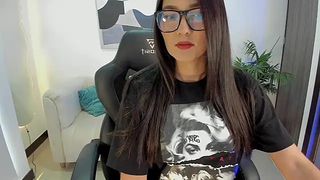 SaraParker  online show from 03-21-25, 03:35