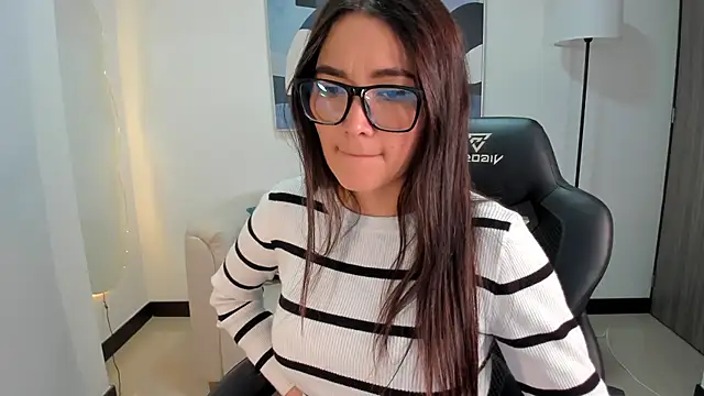 SaraParker  online show from 12-18-25, 11:08