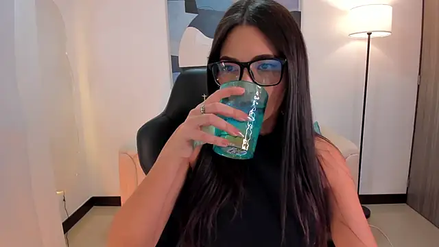 SaraParker  online show from 10-22-25, 04:28