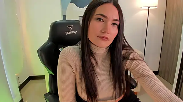 SaraParker  online show from 10-14-25, 04:18