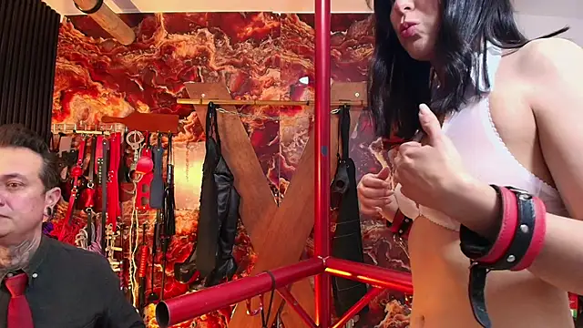 boy n girl online show from 10-29-25, 08:57