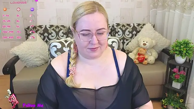 Snapshot of Ginesia chatting on 02-06-25, 01:32 Ginesia online show from 02-06-25, 01:32