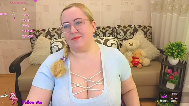 Snapshot of Ginesia chatting on 02-13-25, 01:37 Ginesia online show from 02-13-25, 01:37
