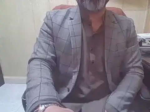 Snapshot of hairymaster95 chatting on 02-12-26, 04:34 hairymaster95 online show from 02-12-26, 04:34