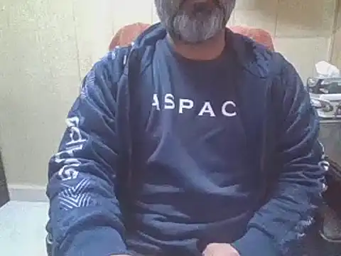 Snapshot of hairymaster95 chatting on 02-08-26, 07:17 hairymaster95 online show from 02-08-26, 07:17