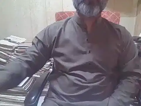 hairymaster95 online show from 10-31-25, 03:36