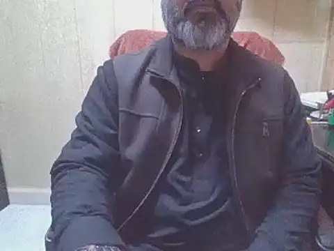 Snapshot of hairymaster95 chatting on 02-02-26, 04:44 hairymaster95 online show from 02-02-26, 04:44