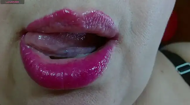 Kerly Doll online show from 02-15-25, 09:49