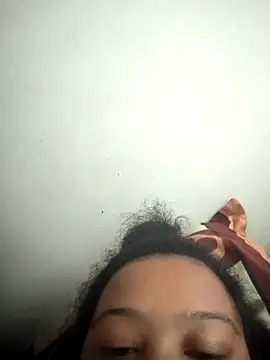 Snapshot of PRETTY-MI chatting on 12-21-25, 06:15 PRETTY-MI online show from 12-21-25, 06:15