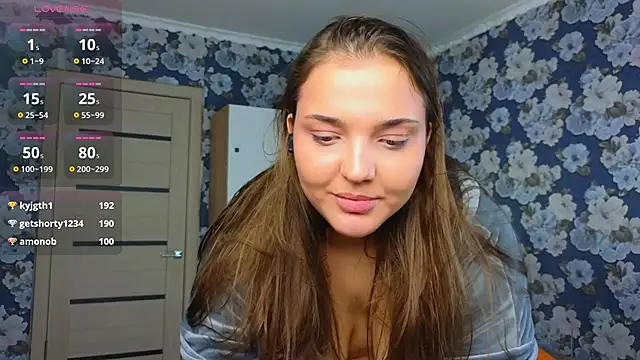 Snapshot of _momiji_ chatting on 12-14-24, 04:19 momiji online show from 12-14-24, 04:19