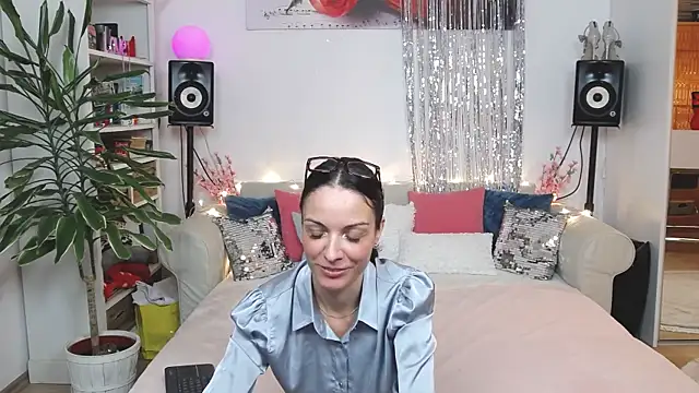 JaneDejaySC online show from 04-12-26, 08:01