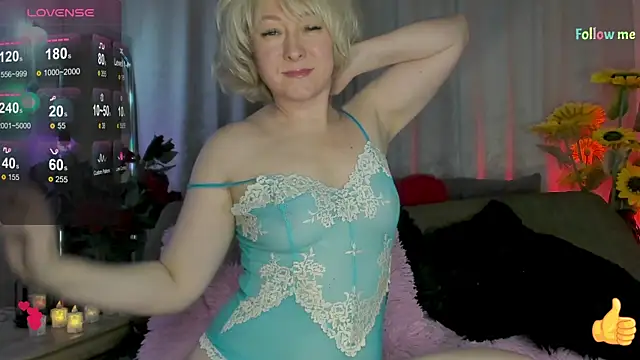 Snapshot of Mia_Wintermood chatting on 10-07-25, 09:54 Mia Wintermood online show from 10-07-25, 09:54