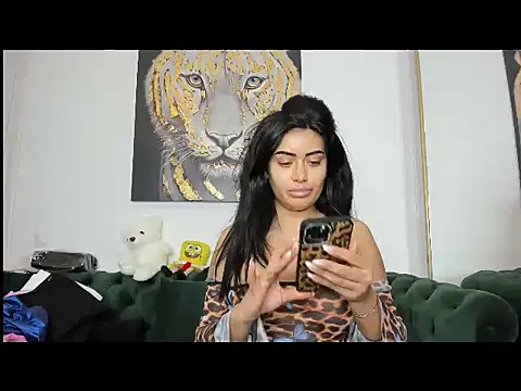 Snapshot of AnnaKarin chatting on 02-21-25, 11:44 AnnaKarin online show from 02-21-25, 11:44